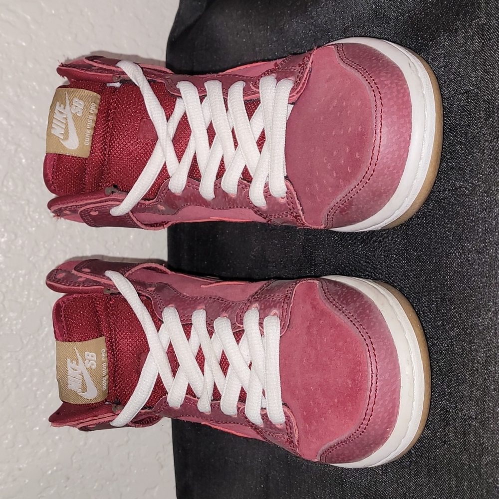 Nike Dunk SB - Team Red Filbert - Men's size 4.